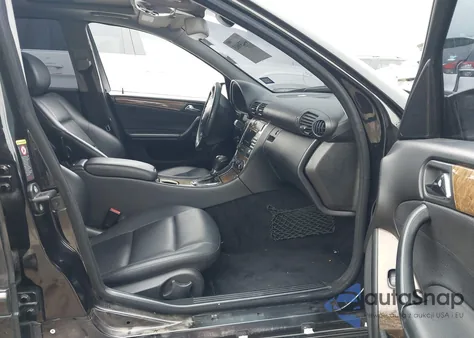 2007 Mercedes-Benz C 230 Sport z USA, uszkodzony, nr VIN WDBRF52H77F870629